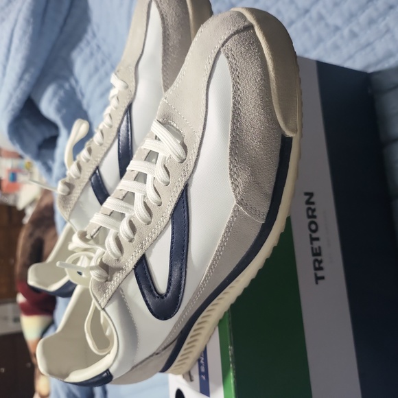 Shoes - Picture 2 of 3